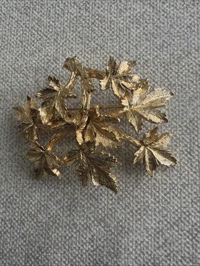 Gold Leaf Cluster Brooch - Women's Elegant Floral Pin